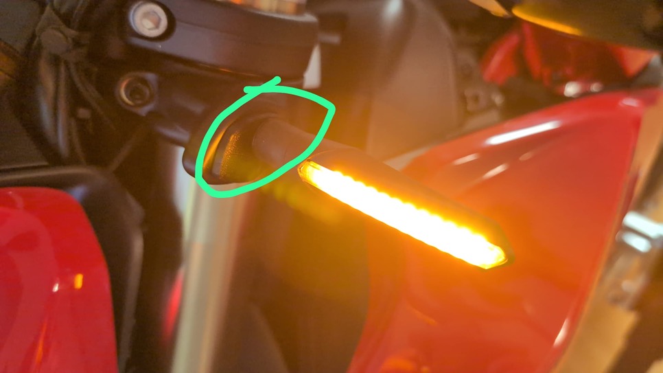Ducati Streetfighter (2025) Sinyal Adaptör Plakası görsel 2