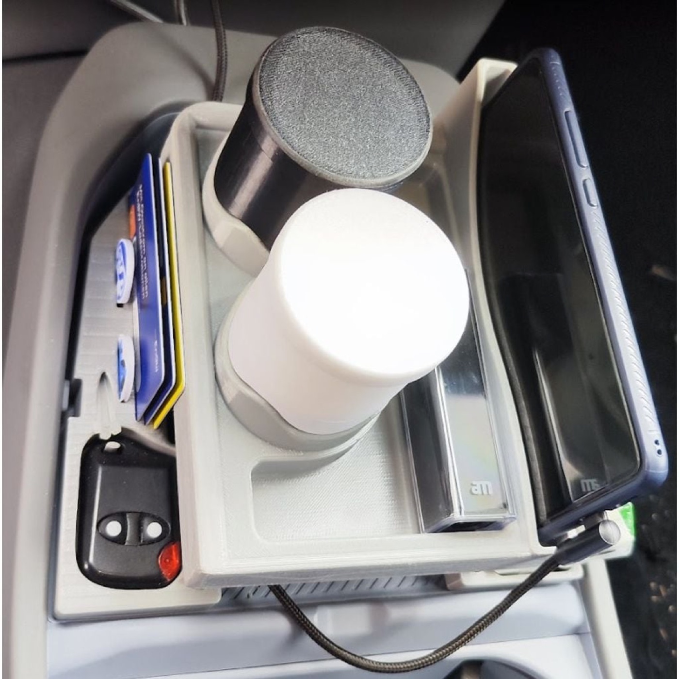 Kia EV3 Orta Konsol Saklama Bölmesi