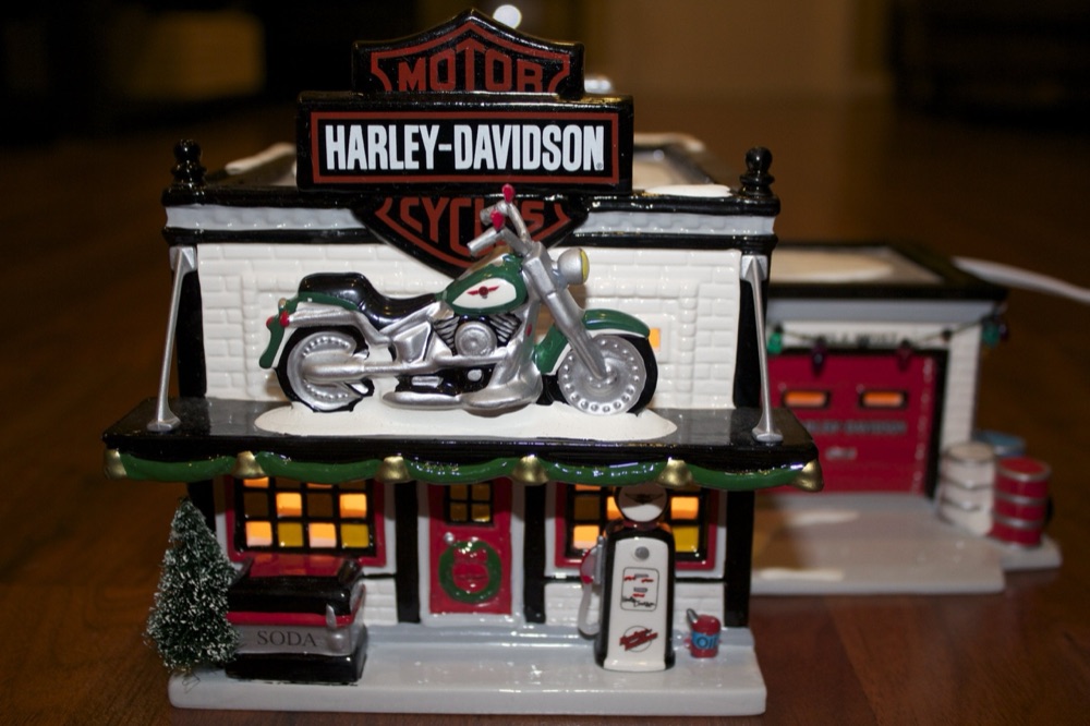 Harley Davidson Christmas Village Gidon Susu görsel 2
