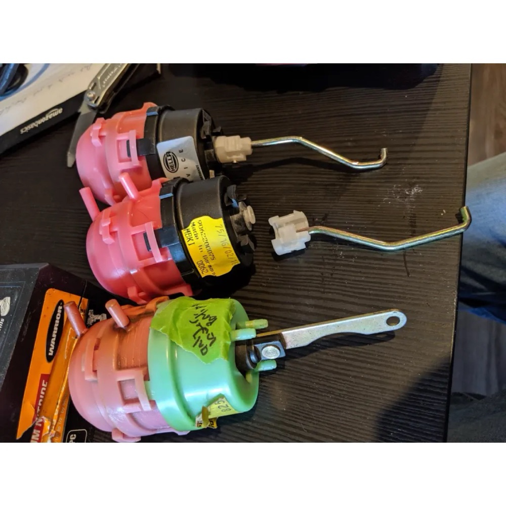 Mercedes W123/W126 Vakum Kolu Pim Rijitleme Parçası görsel 2