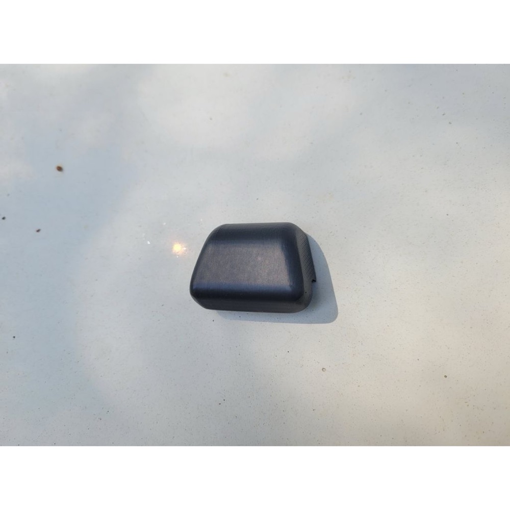 Toyota 4Runner 1. Nesil seat belt bolt Kapak görsel 3