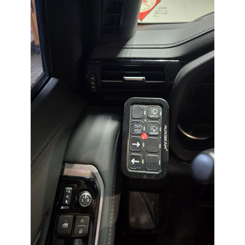 Toyota LC300 Auxbeam Anahtar Paneli Tutucu