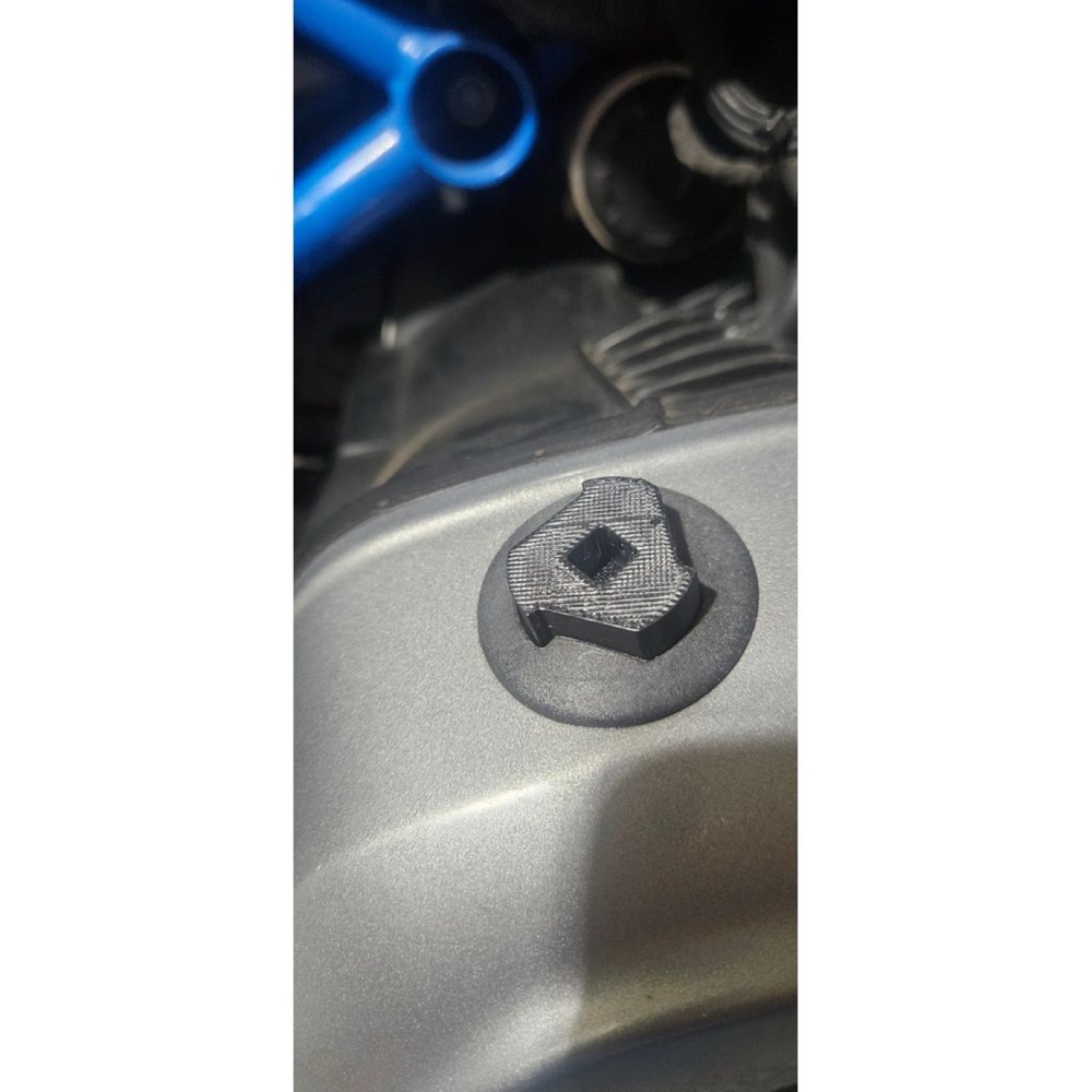 Yağ Doldurma Kapağı Çeyrek İnç Lokma Adaptörü (BMW R1200GS Uyumlu)