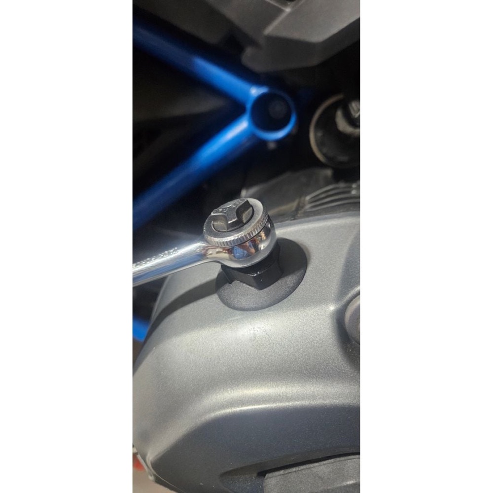 Yağ Doldurma Kapağı Çeyrek İnç Lokma Adaptörü (BMW R1200GS Uyumlu) görsel 3