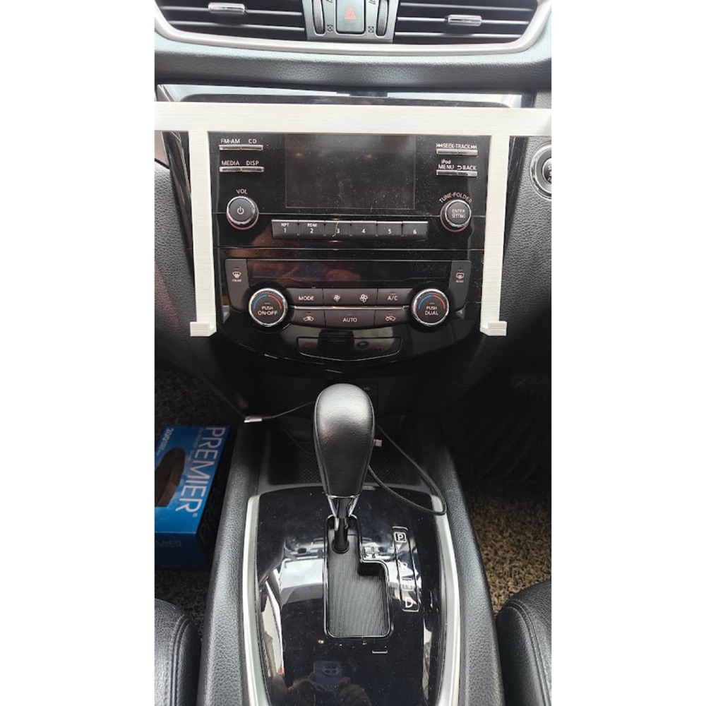 Nissan CD yuvası tablet tutucusu görsel 4
