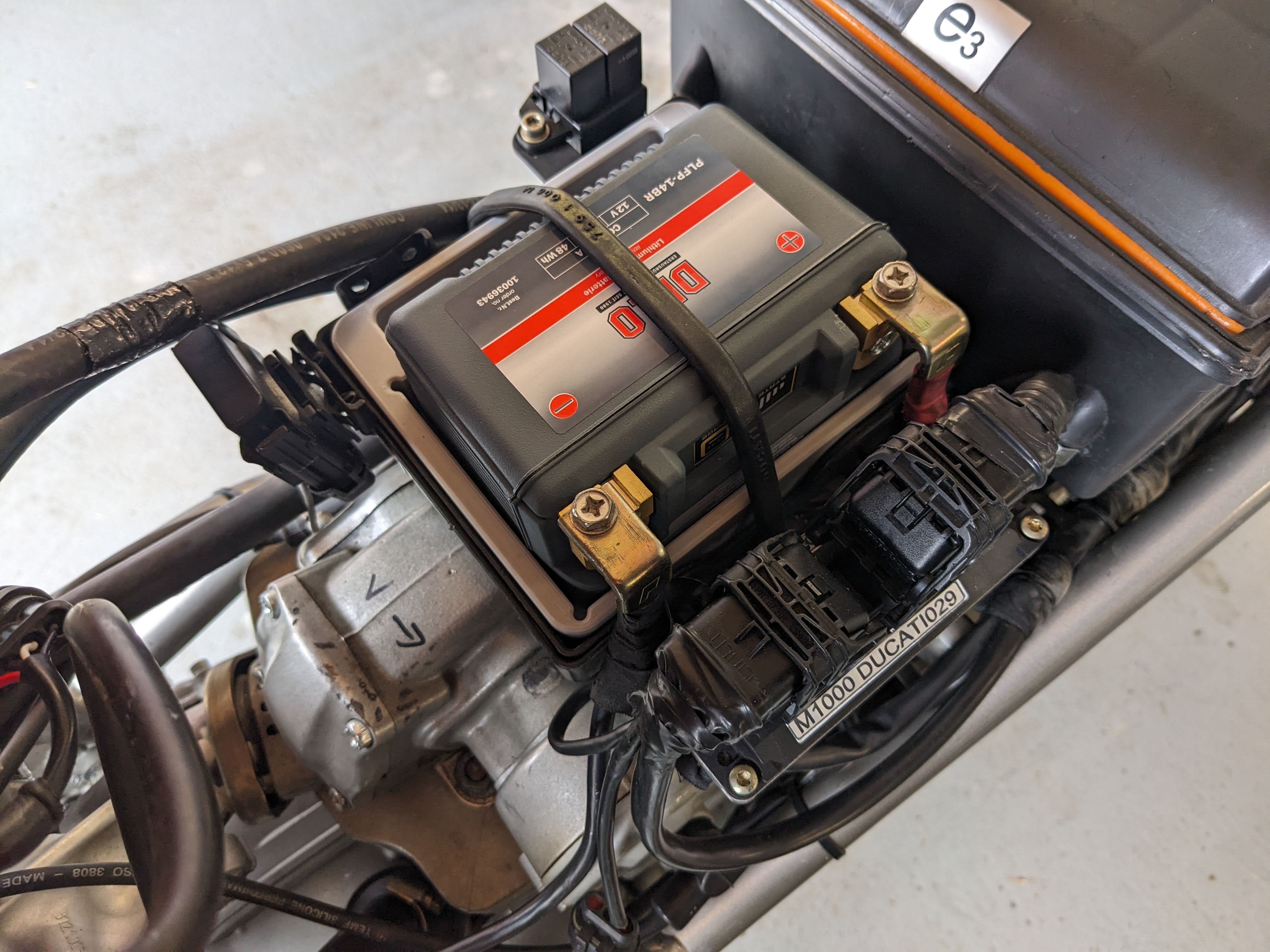 Ducati Monster Lityum Akü Adaptörü görsel 2