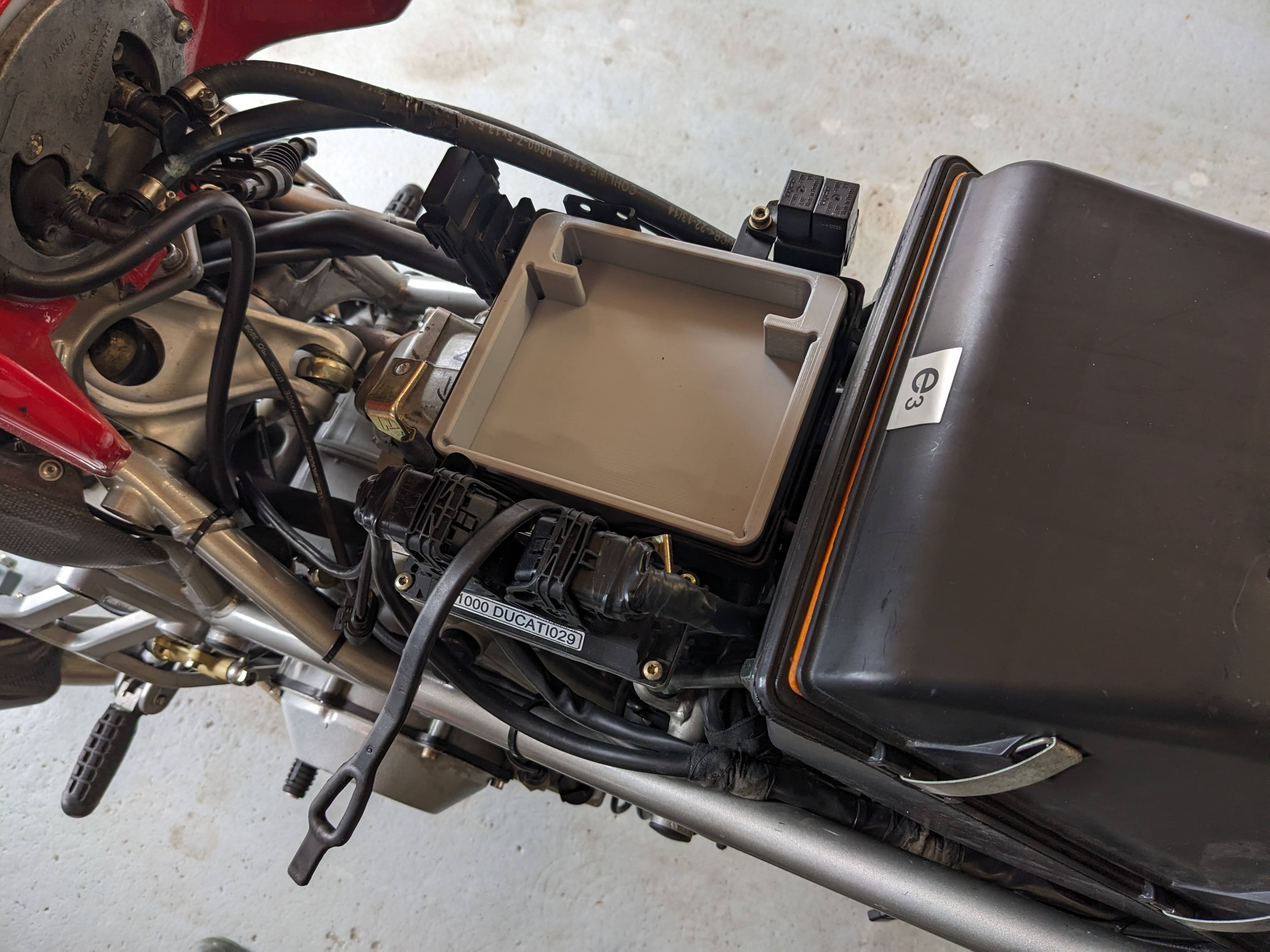 Ducati Monster Lityum Akü Adaptörü görsel 3