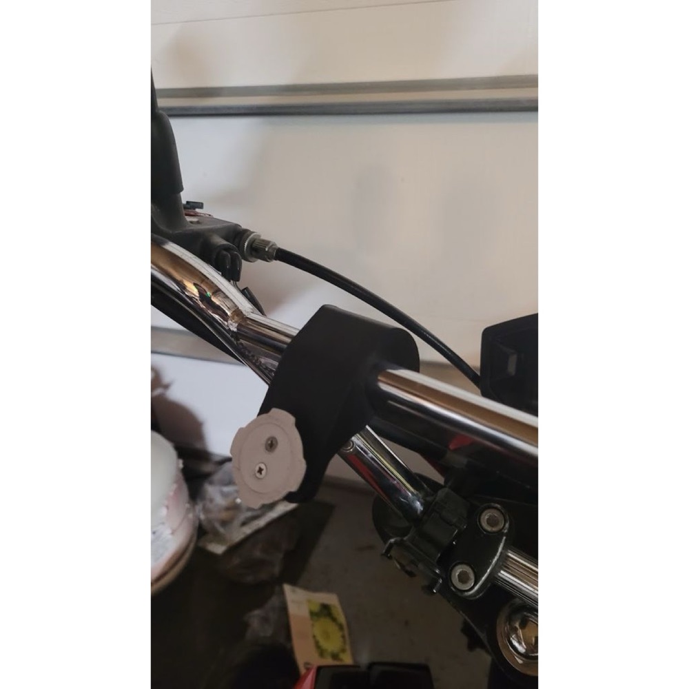QuadLock phone mount for honda grom görsel 4