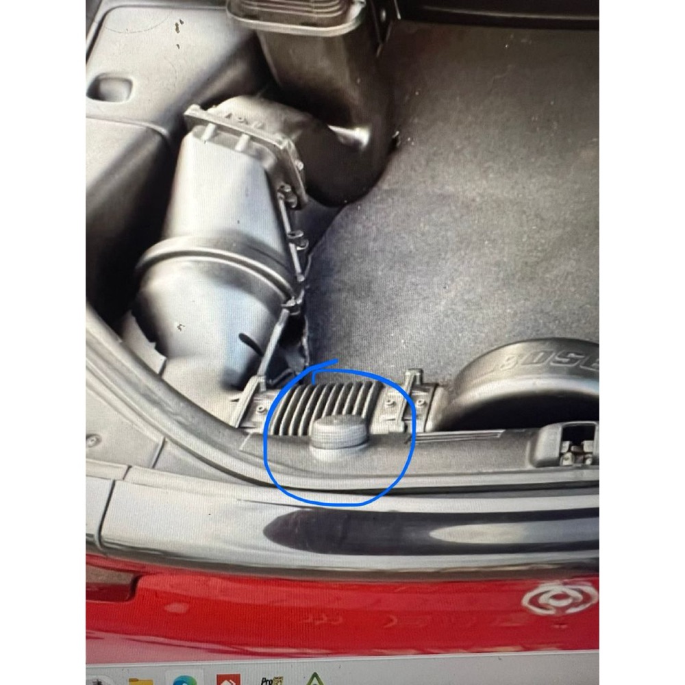 Mazda RX-7 FD Arka Cam Suyu Deposu İptal Tapası (İç Mekan) görsel 2