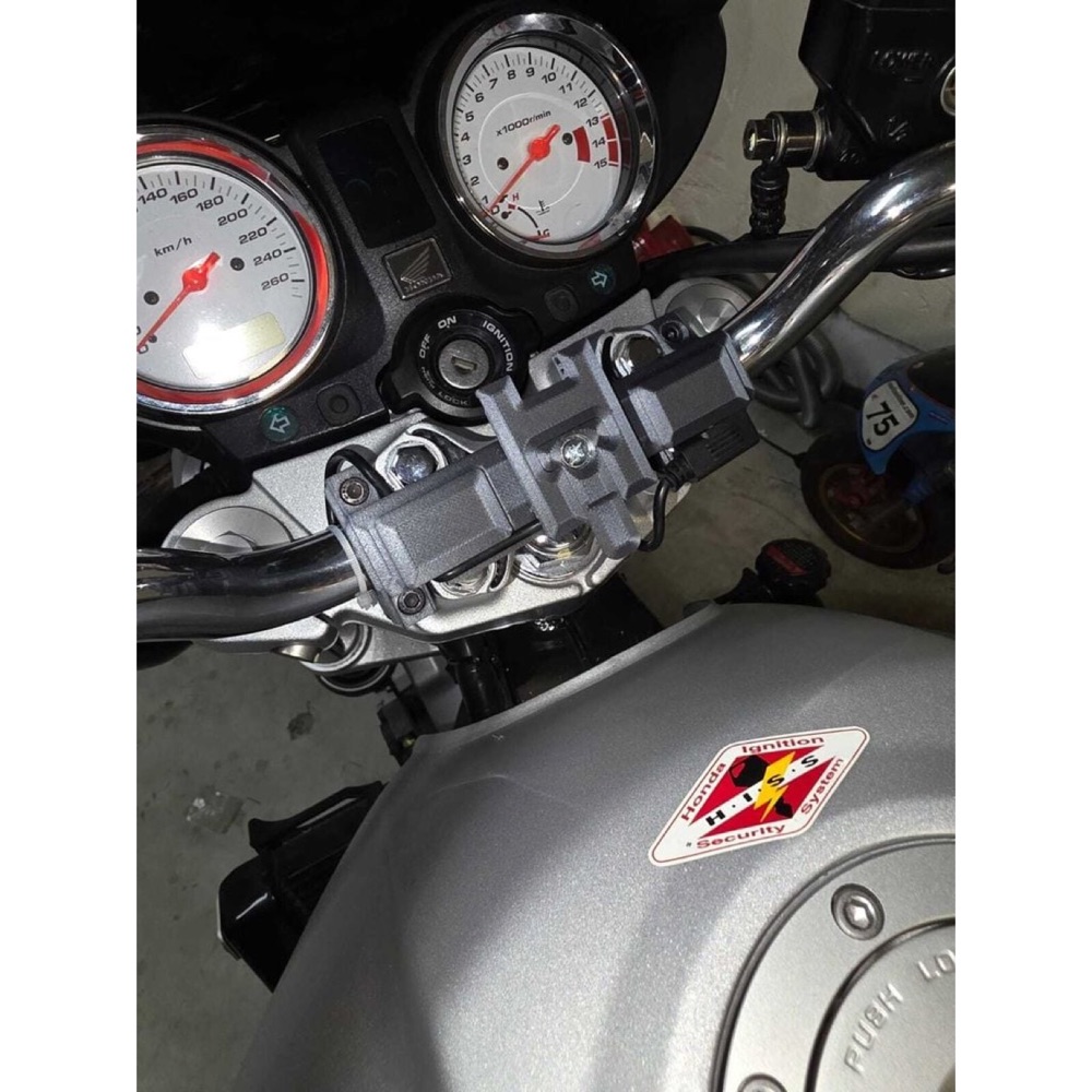Honda Hornet 600 (2001-2005) Android Auto Navigasyon Tutucusu görsel 2