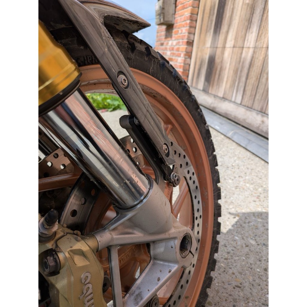 Ön Çamurluk Yükseltme Adaptörü +40mm (BMW R1200 R Roadster K53 Uyumlu) görsel 2