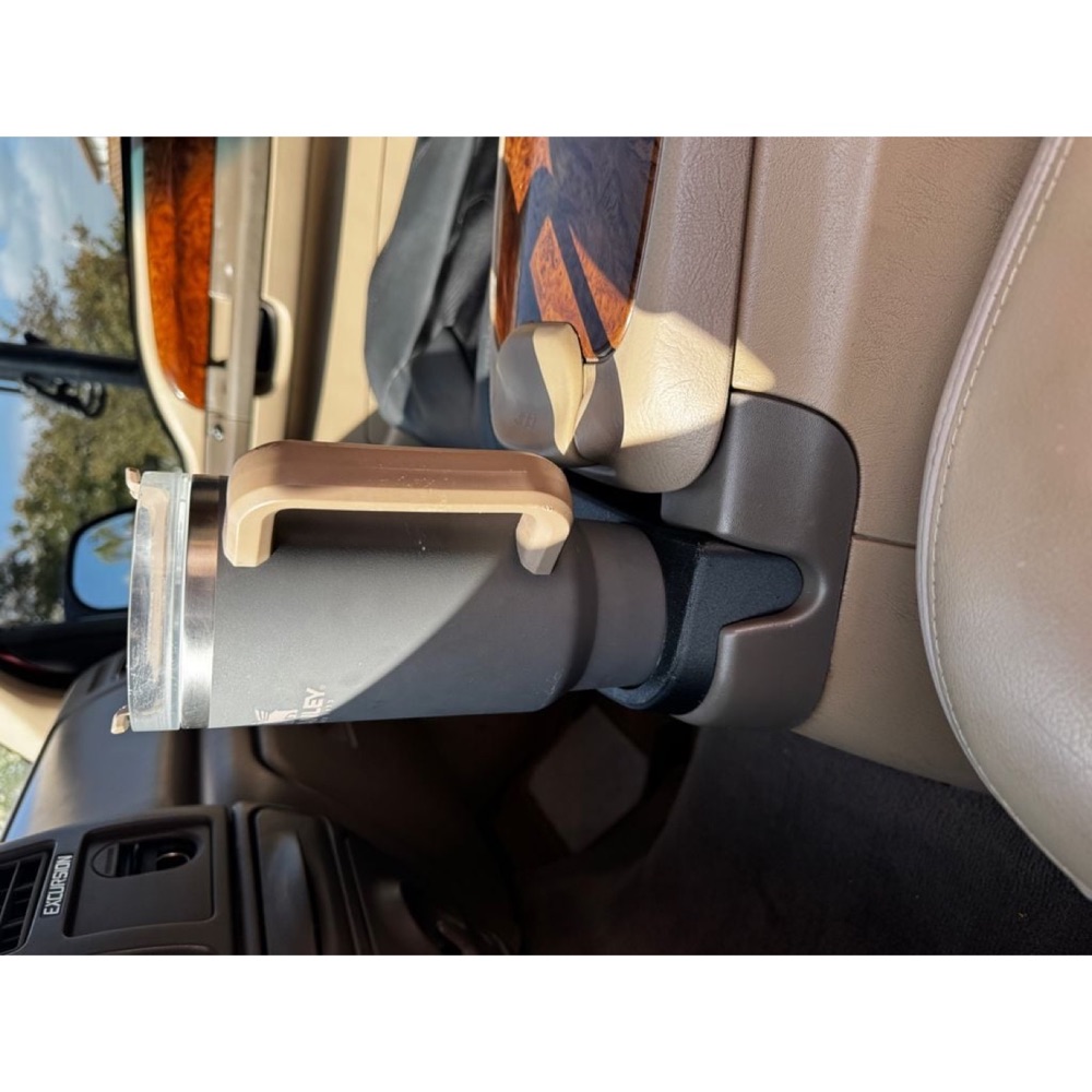 Ford Excursion Büyük Matara Bardaklık Adaptörü görsel 3