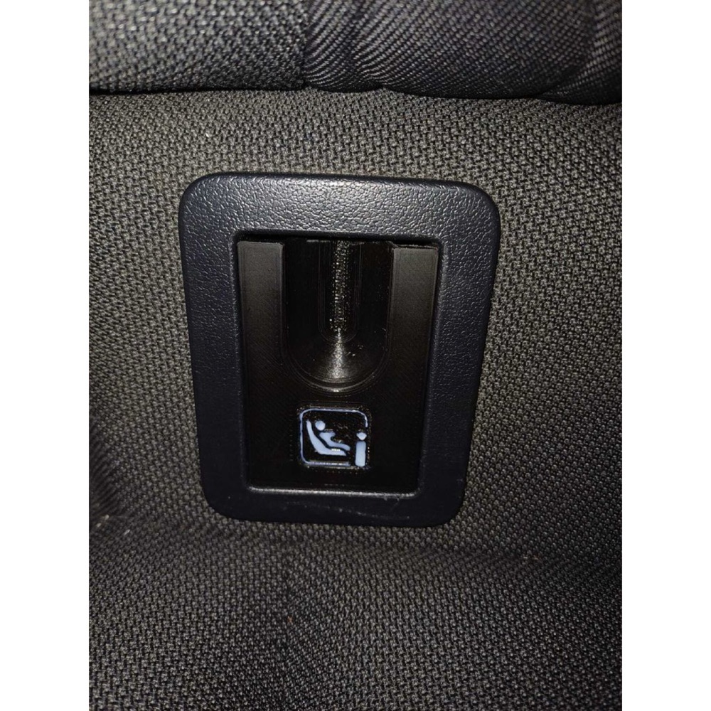 Toyota Corolla / C-HR Isofix Yuvası Trimp Kapağı görsel 3