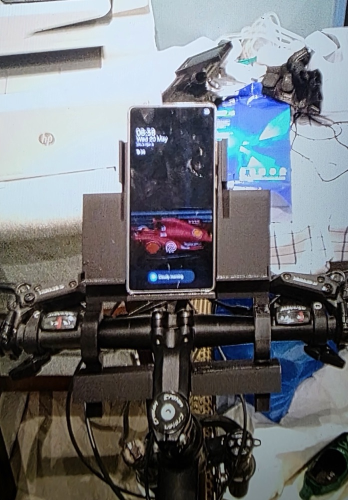 İç Mekan Bisiklet Trainer Telefon Tutucusu (Samsung S25 Uyumlu) görsel 3