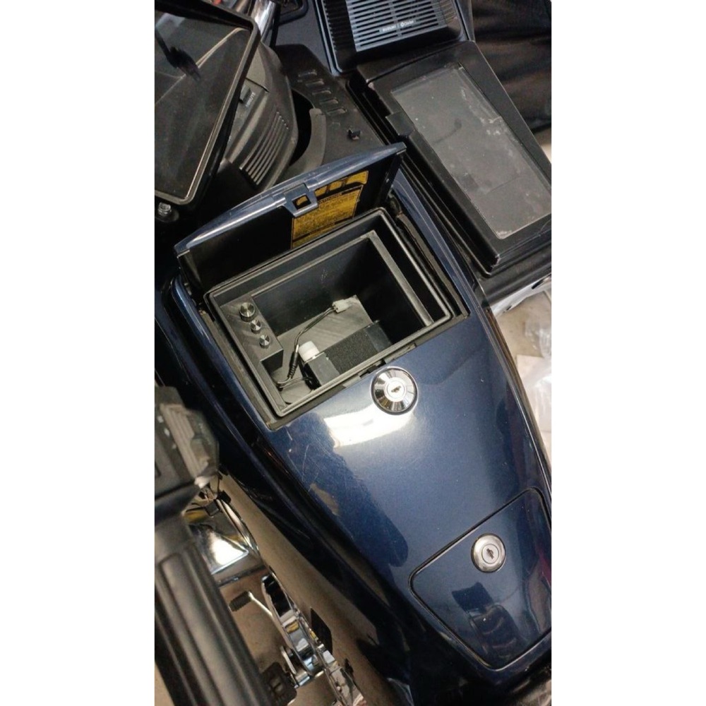 Suzuki Cavalcade GV1400 Radyo Kutusu