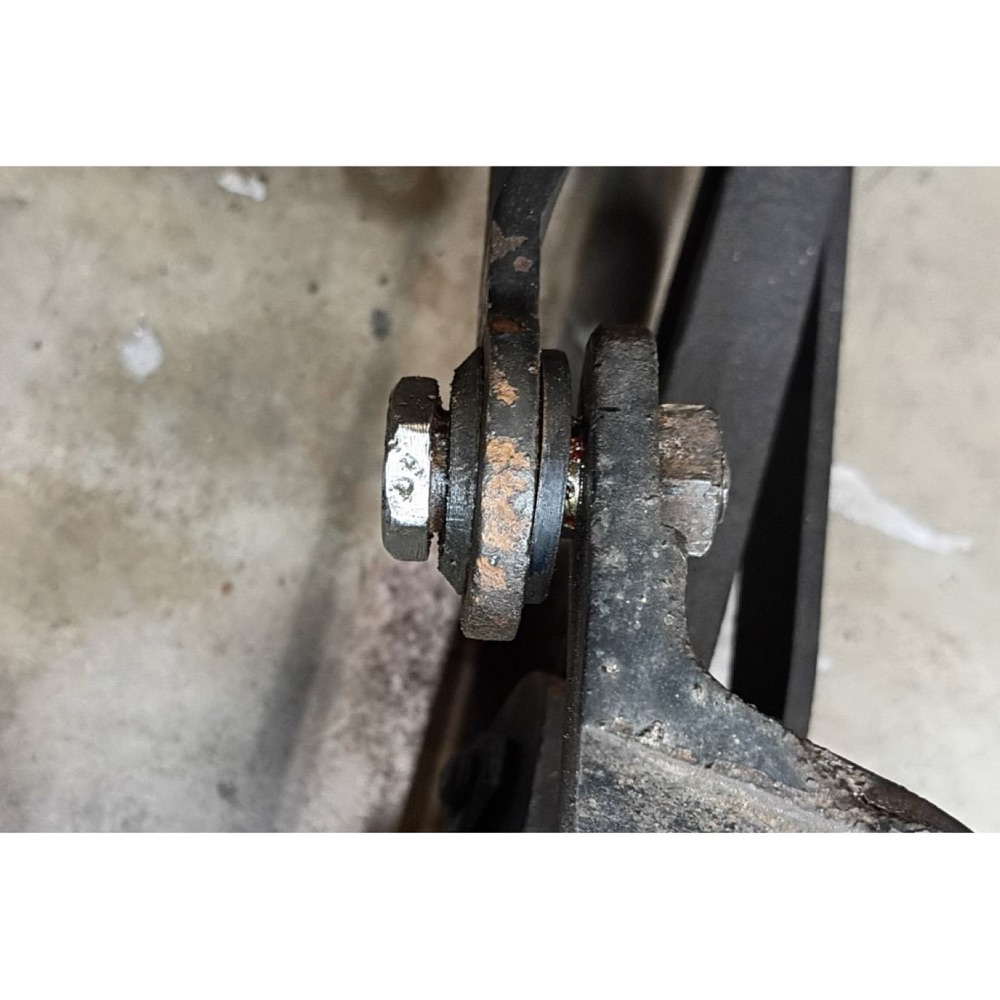 Volkswagen Karmann Ghia Alt Kılavuz Cubugu Bushing görsel 3