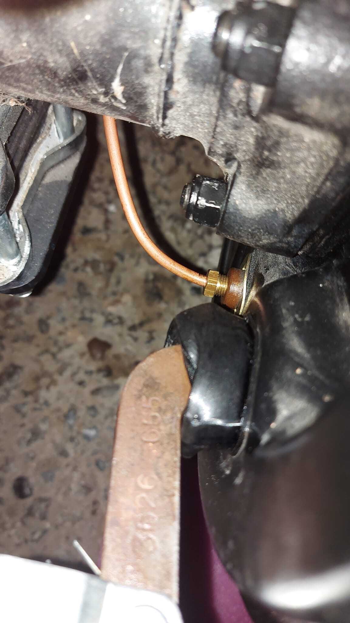 MG MGB GT El Freni Toz Kapağı görsel 3