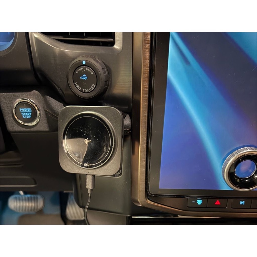 Ford F-150 Manyetik Telefon Şarj Tutucusu