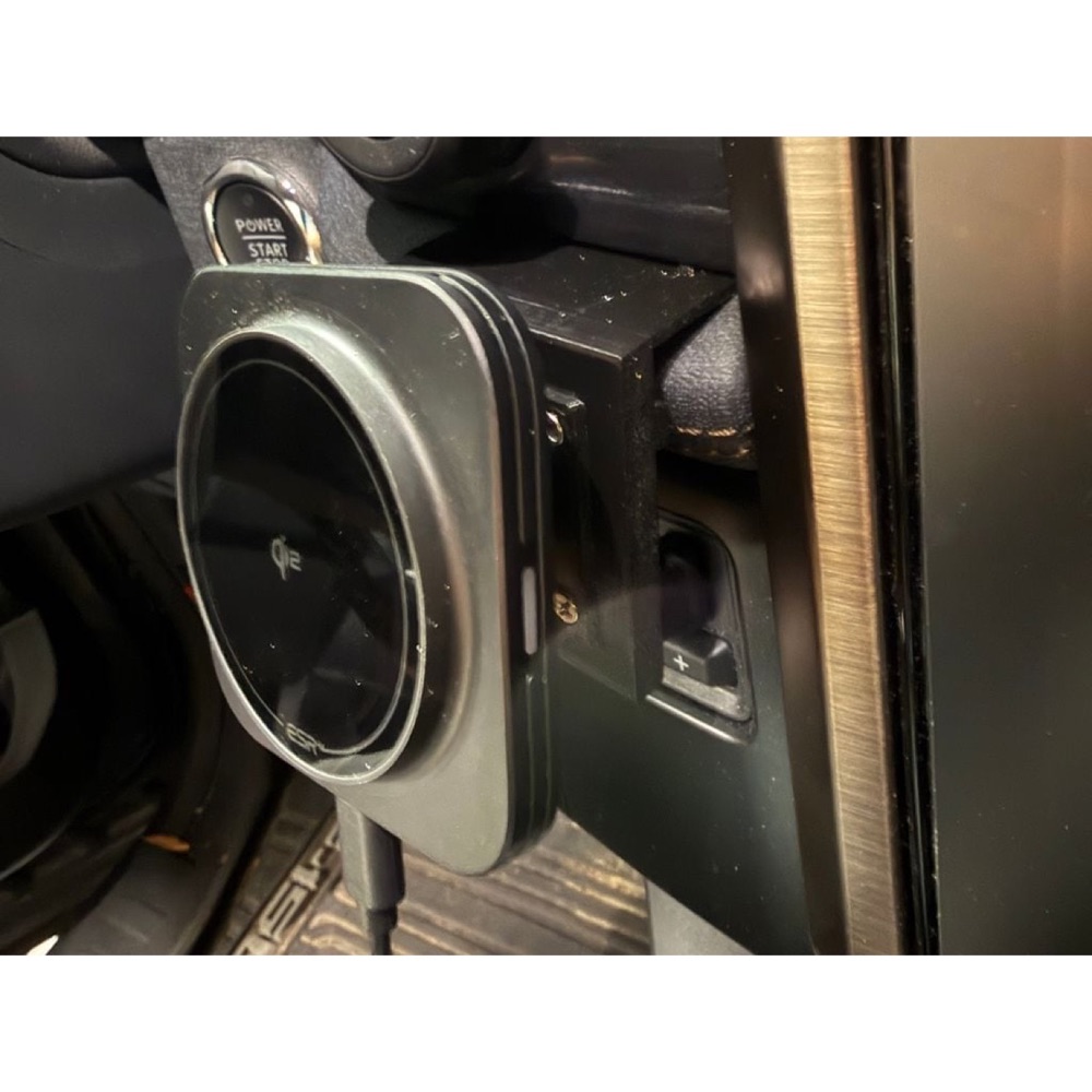 Ford F-150 Manyetik Telefon Şarj Tutucusu görsel 5