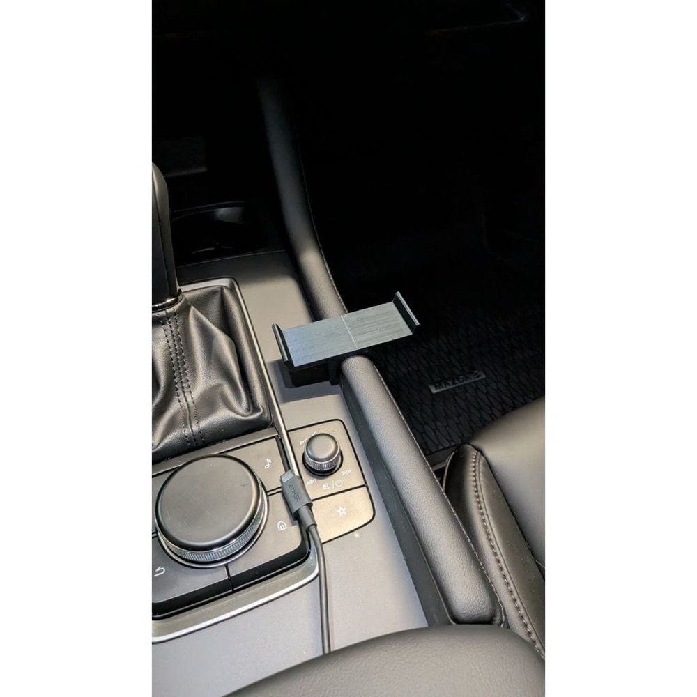 Mazda 3 (2019 Sonrası) Telefon Tutucusu