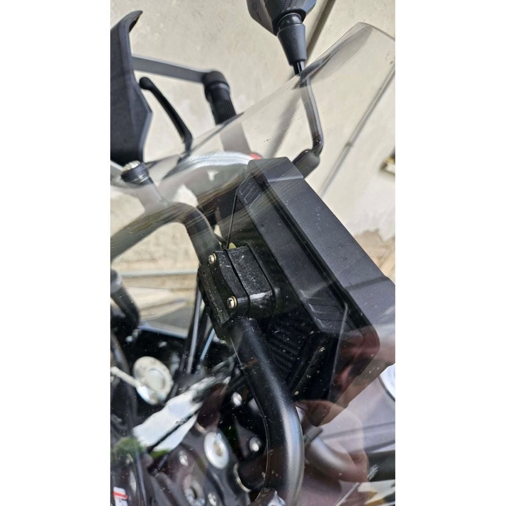Benelli TRK 502 Navigasyon Cihazı Tutucusu