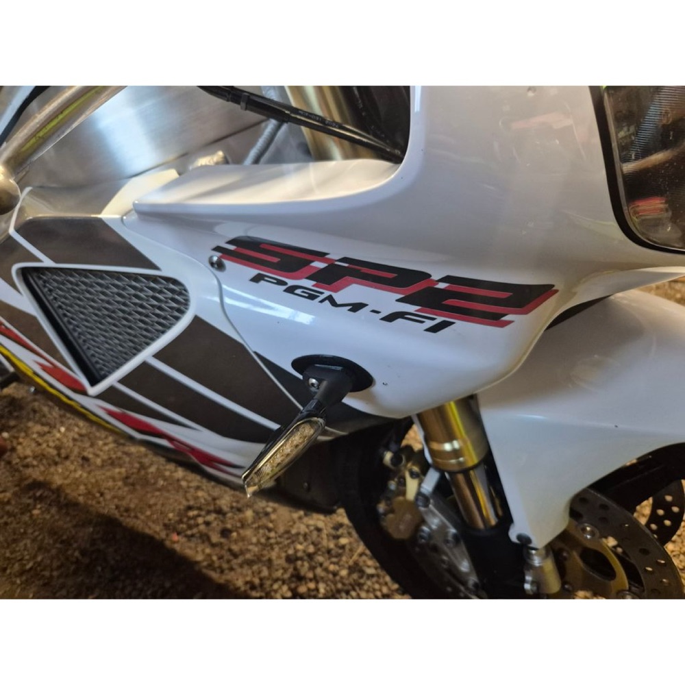 Honda RC51 SP1/SP2 Ön Sinyal Adaptör Plakası görsel 4