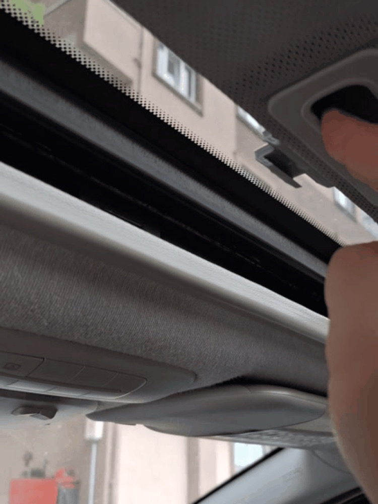Fiat Grande Punto Cam Tavan Perdesi Klipsi görsel 2