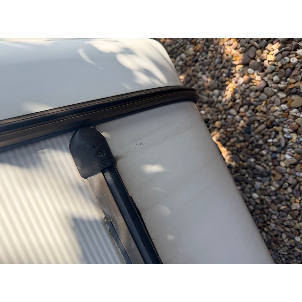 Peugeot Boxer Tabanlı Karavan Lastik Şerit Uç Kapağı görsel 2