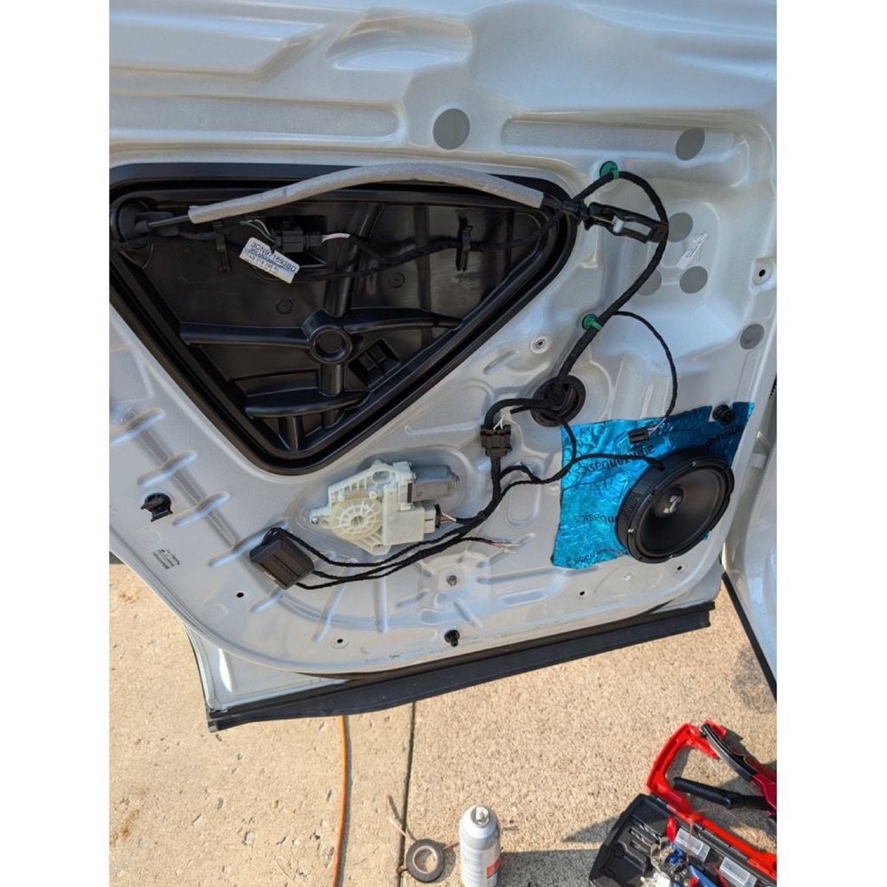 Volkswagen Tiguan/Atlas Arka Hoparlor Adaptörü