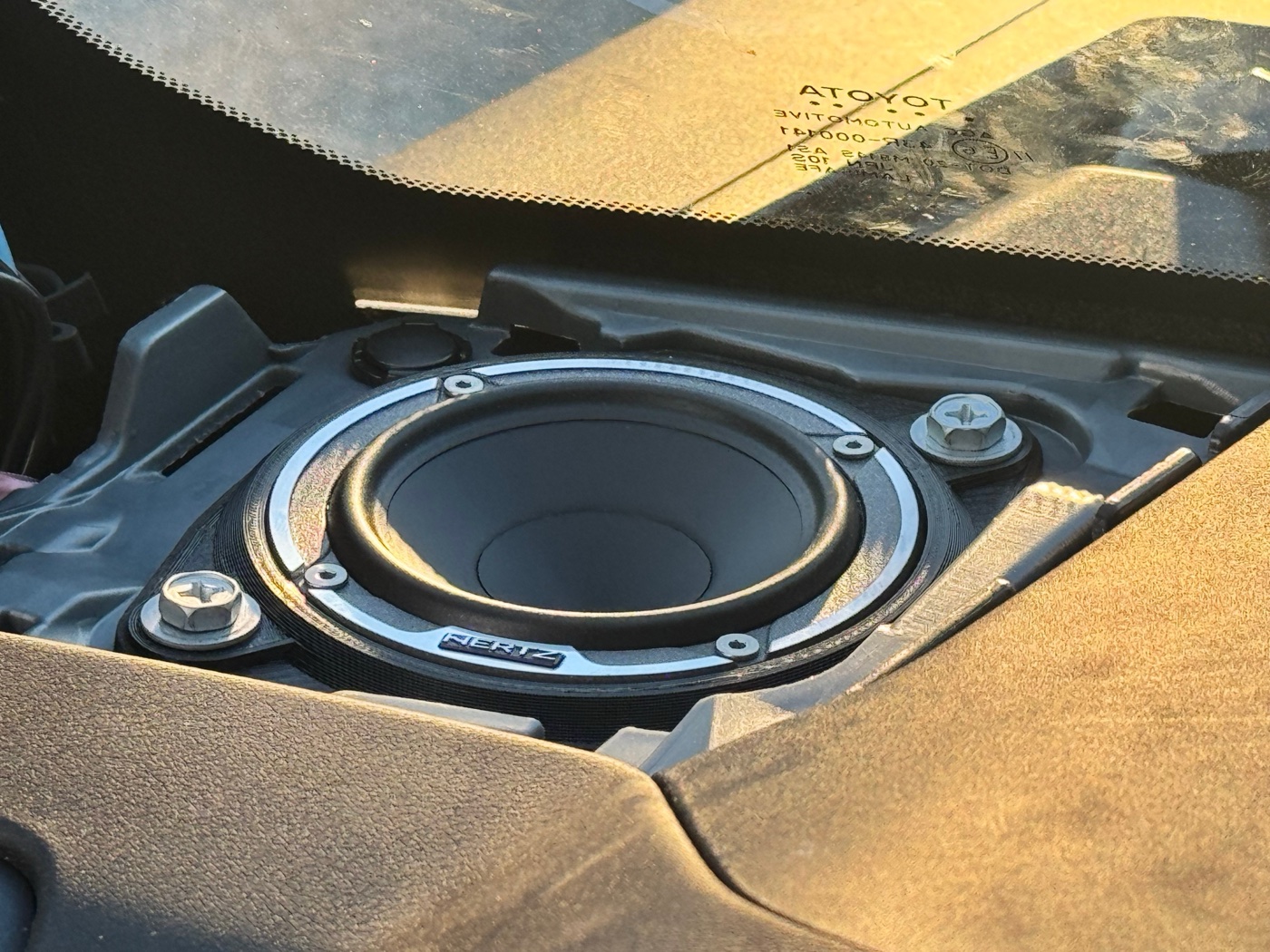 Hertz MP 70.3 PRO Hoparlör Adaptörü (Toyota Land Cruiser LC250)