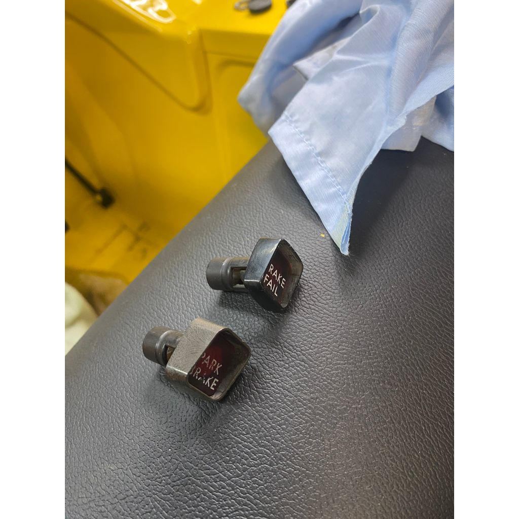 MINI Moke/Clubman Park Freni ve Fren Arıza Lambası Tutucu görsel 2