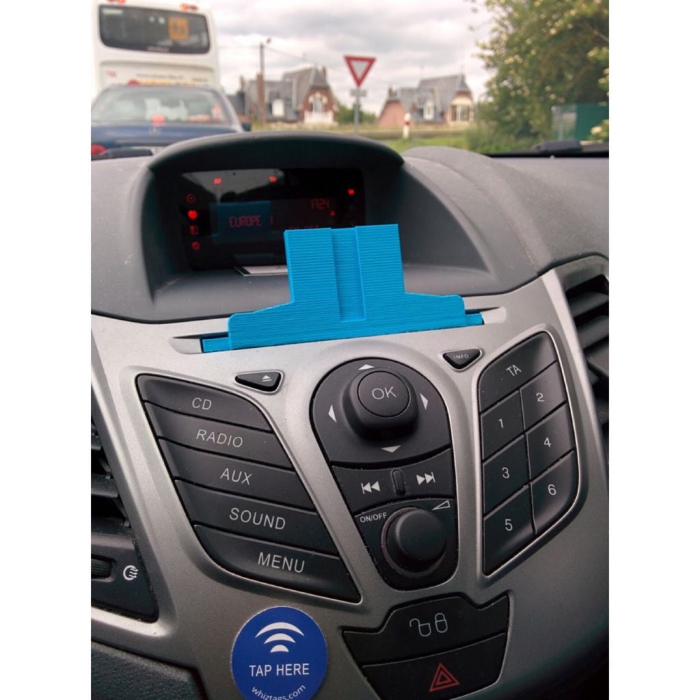 Ford Fiesta (2011) CD Yuvası Telefon Tutucu görsel 2