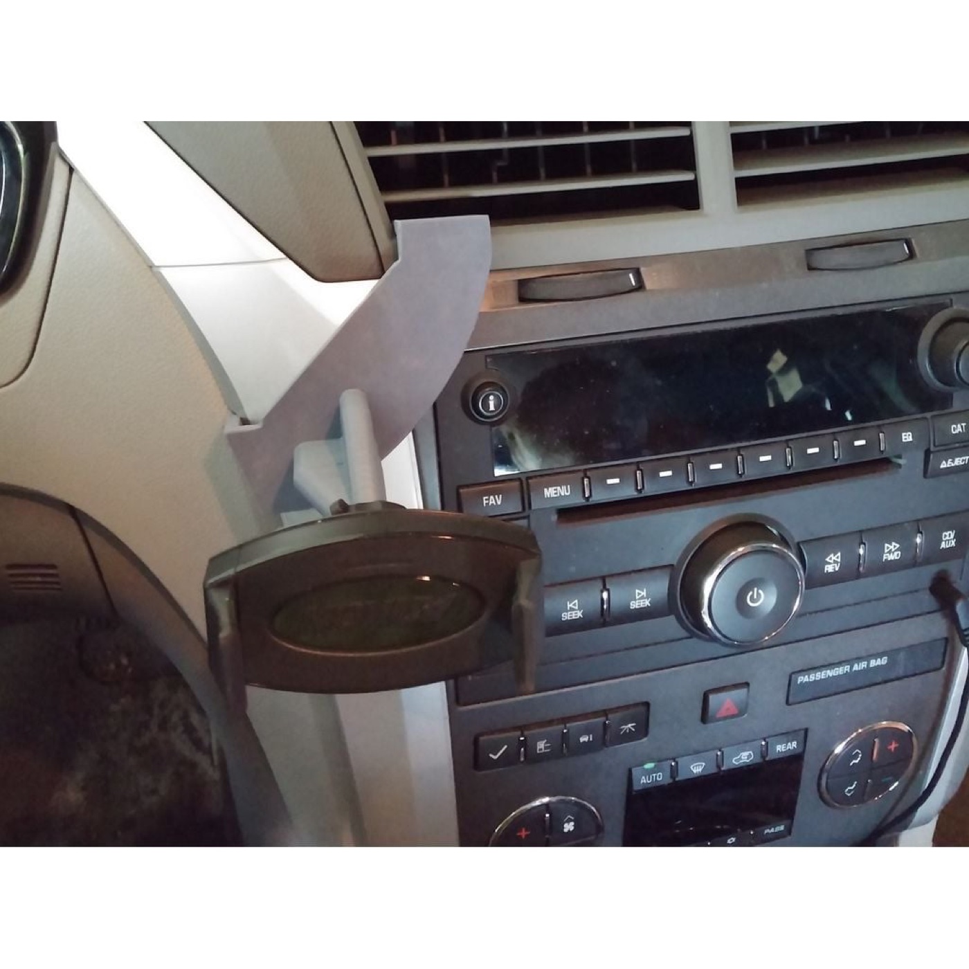 Chevrolet Traverse Telefon Tutucu Klipsi görsel 2