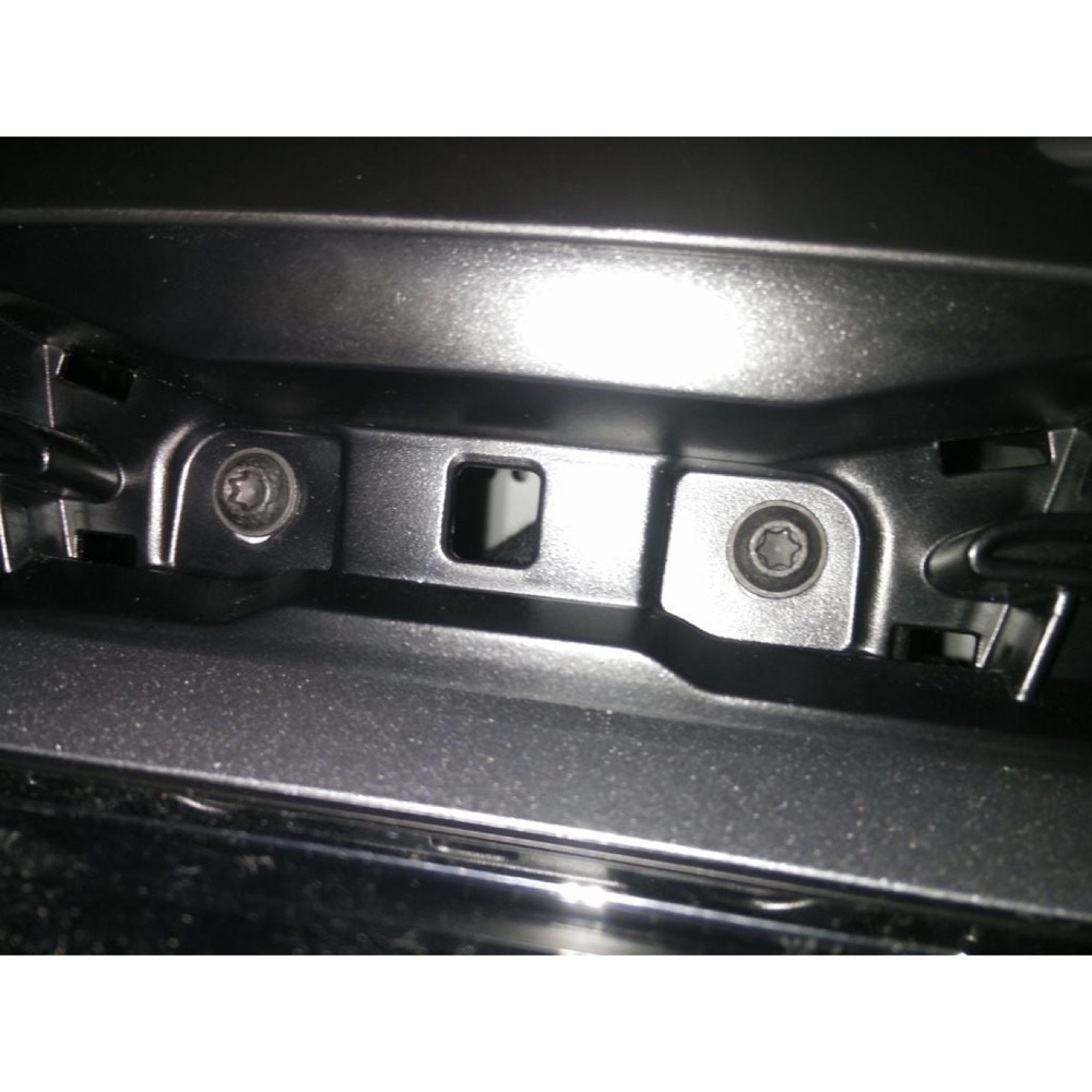 Ford Focus Sportbreak (2015) Radyo Üstü Telefon Tutucu görsel 2