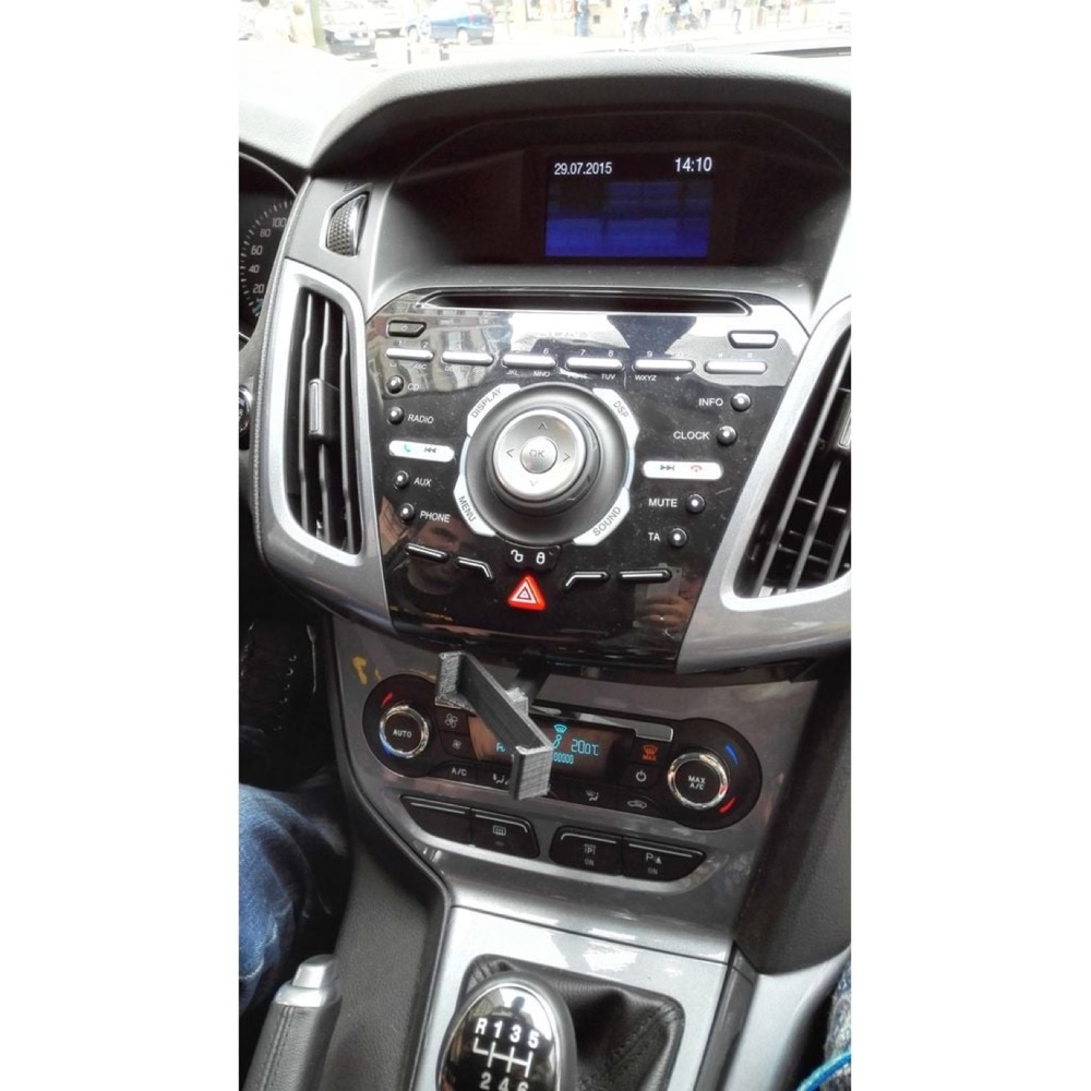 Ford Focus Sportbreak (2015) Radyo Üstü Telefon Tutucu görsel 3