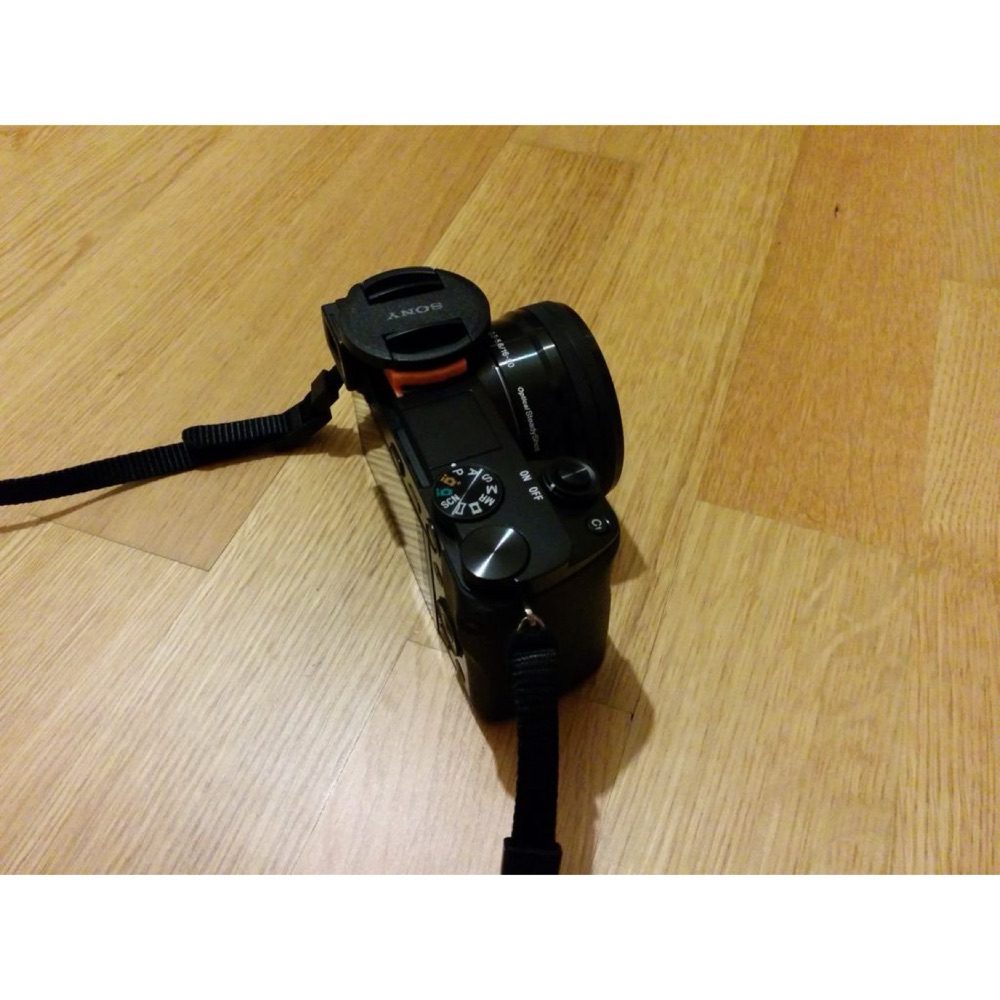 Sony A6000 Flaş Ayağına Takılan Objektif Kapağı Tutucusu görsel 2