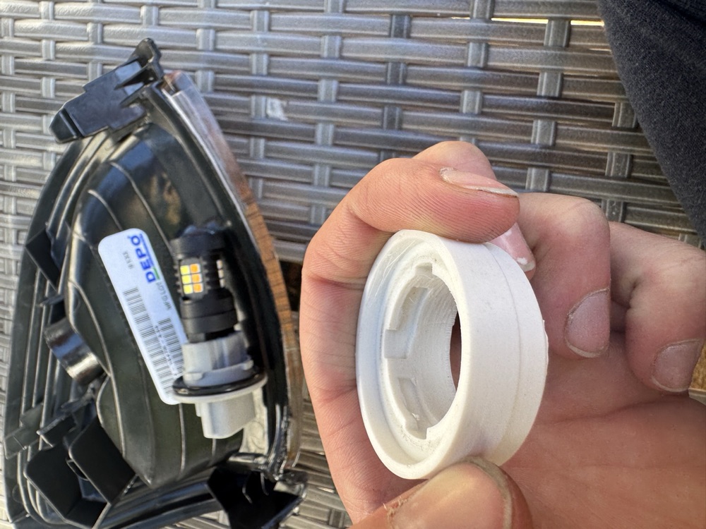 Toyota 3157 Switchback Ampul Soket Adaptörü