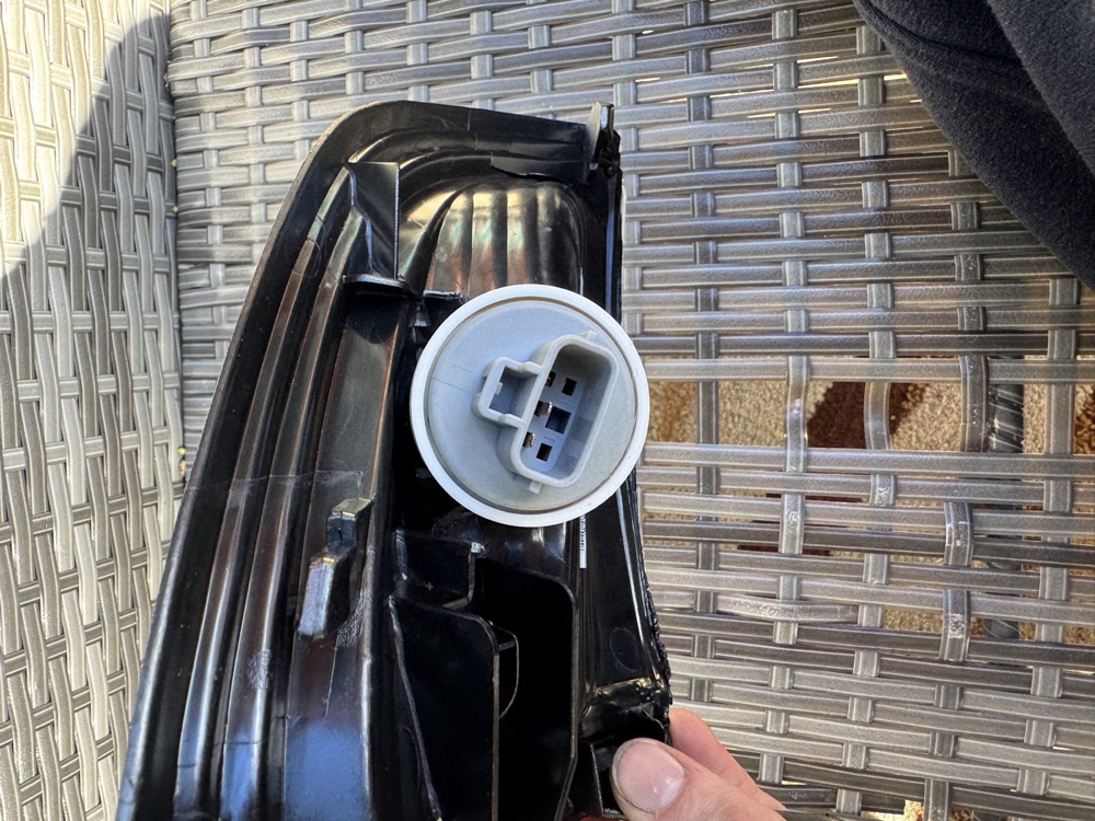 Toyota 3157 Switchback Ampul Soket Adaptörü görsel 2