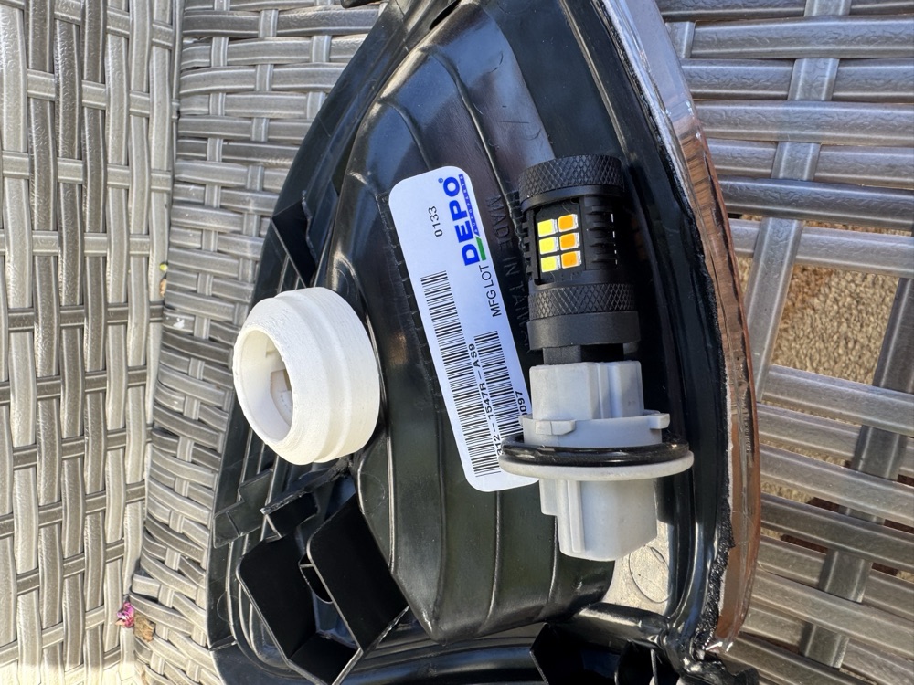 Toyota 3157 Switchback Ampul Soket Adaptörü görsel 4