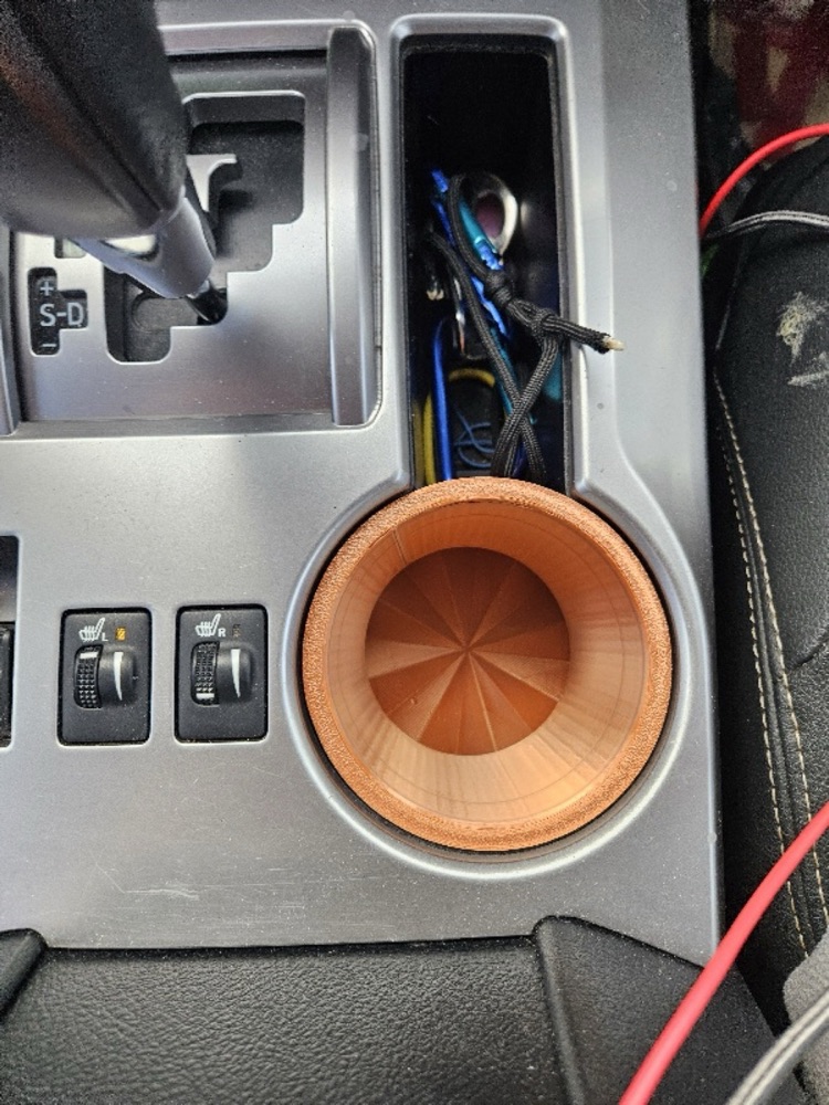 Toyota 4Runner 5. Nesil Bardaklık Haznesi görsel 2