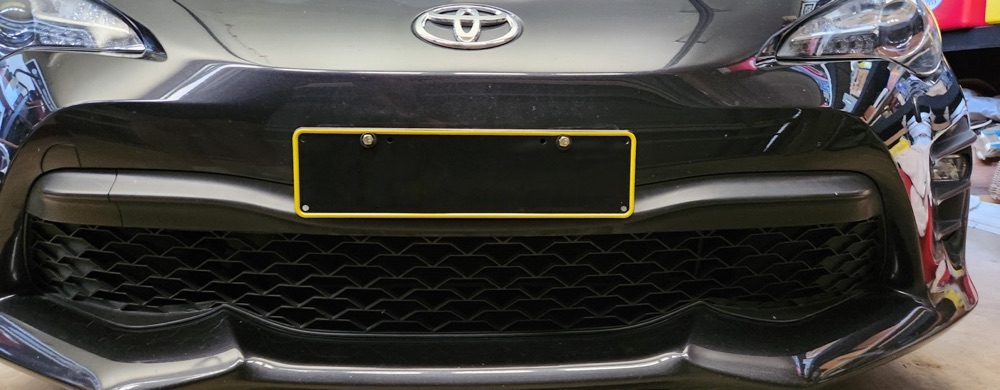 Toyota 86 İnce Plaka Braketi Adaptörü görsel 2