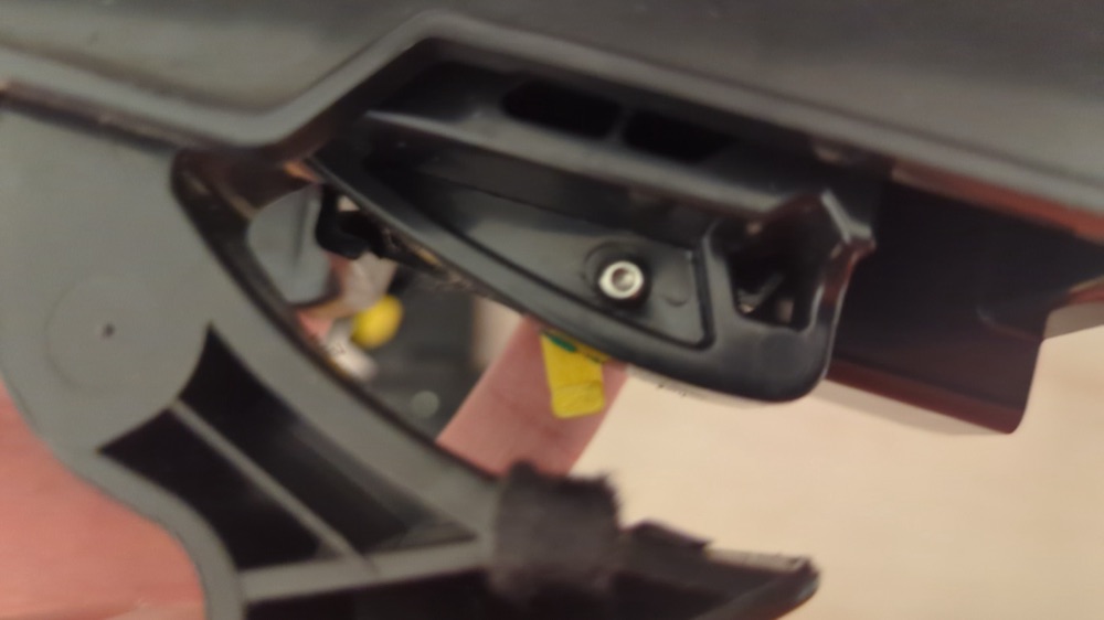 Toyota Auris Arka Koltuk Mandali Tamir Parcasi görsel 3