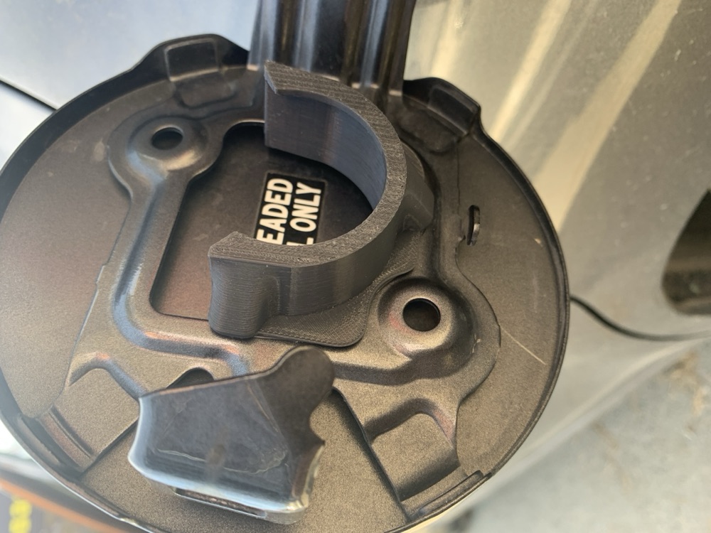Toyota Auris Yakıt Depo Kapağı Tutucu görsel 2