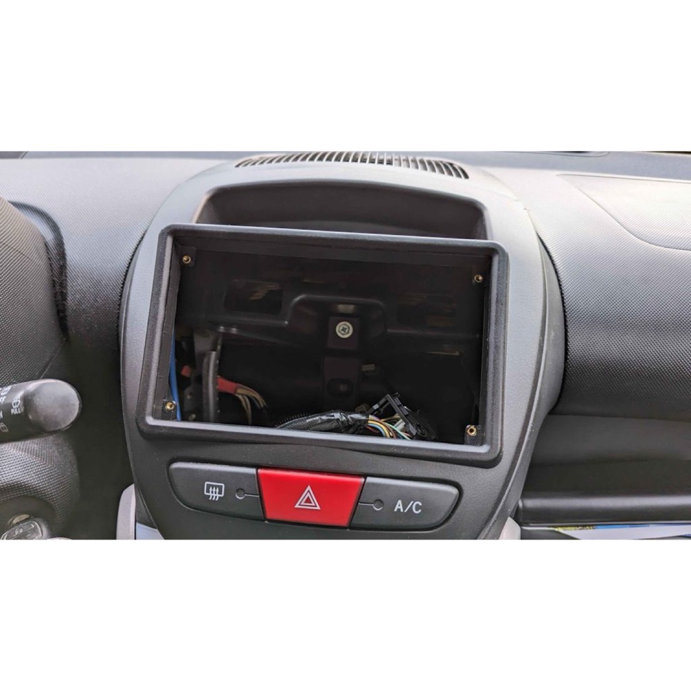 Toyota Aygo, Peugeot 107 ve Citroen C1 Multimedya Ekran Çerçevesi görsel 3