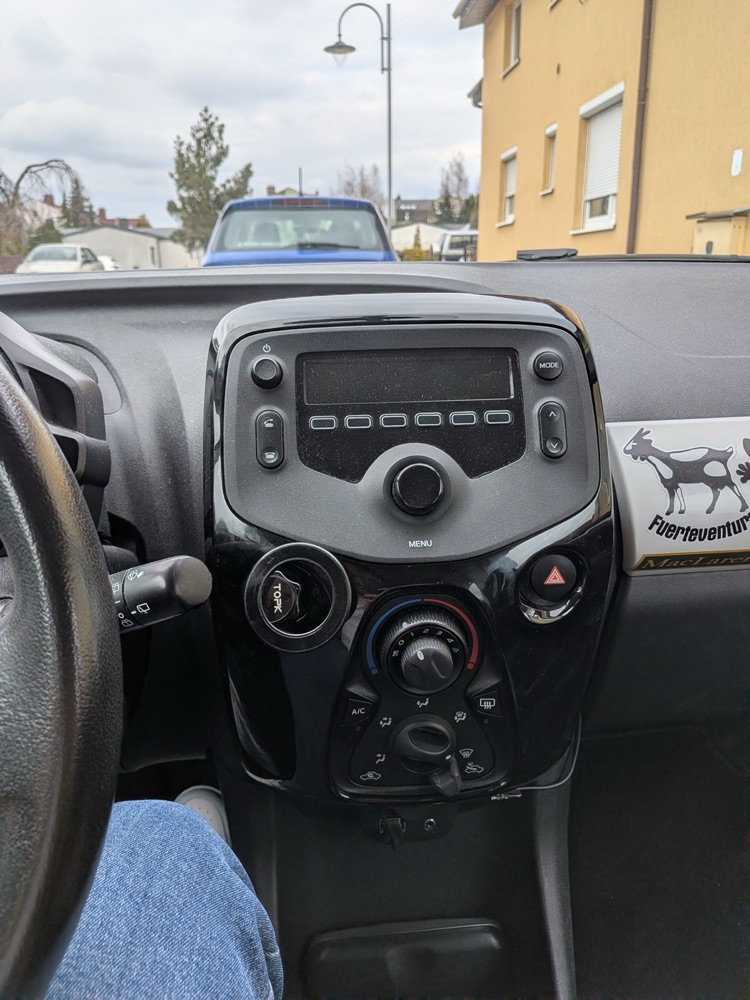 Toyota Aygo / Peugeot 108 / Citroen C1 Telefon Tutucu Adaptörü