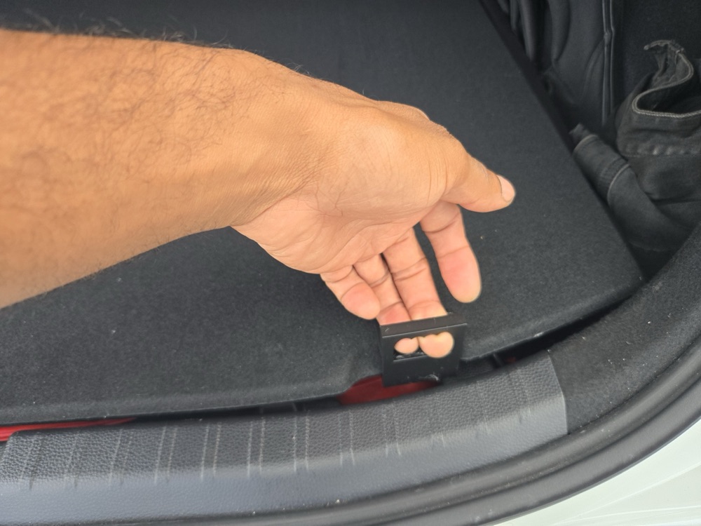 Toyota Corolla Hatchback Bagaj Zemini Kaldırma Kulbu