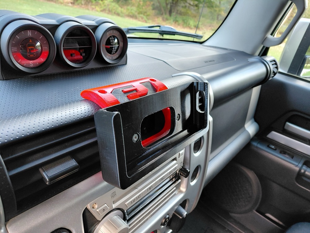 Toyota FJ Cruiser Telefon Tutucu Standı