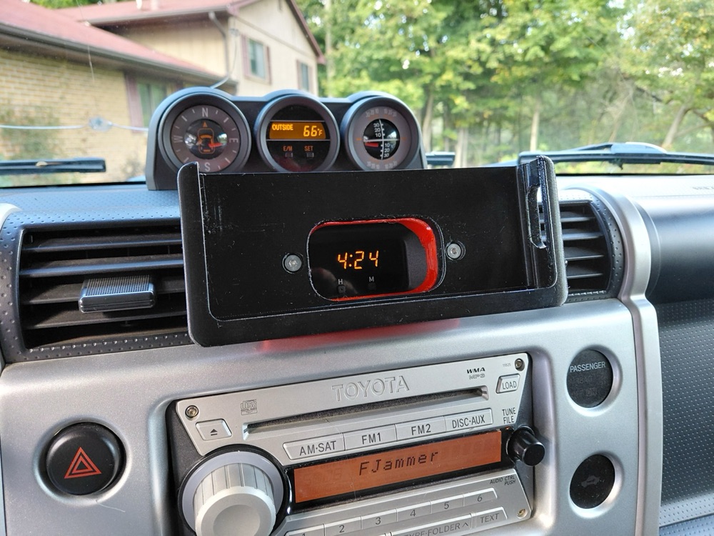 Toyota FJ Cruiser Telefon Tutucu Standı görsel 3
