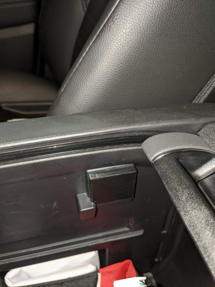 Toyota Highlander Qi Kablosuz Şarj Söküm Kapağı görsel 3