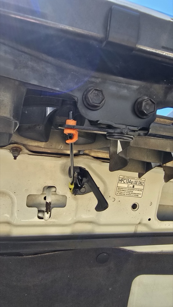 Toyota Kaput Açma Teli Klipsi